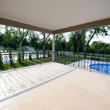 Villa Guzel Evler Family